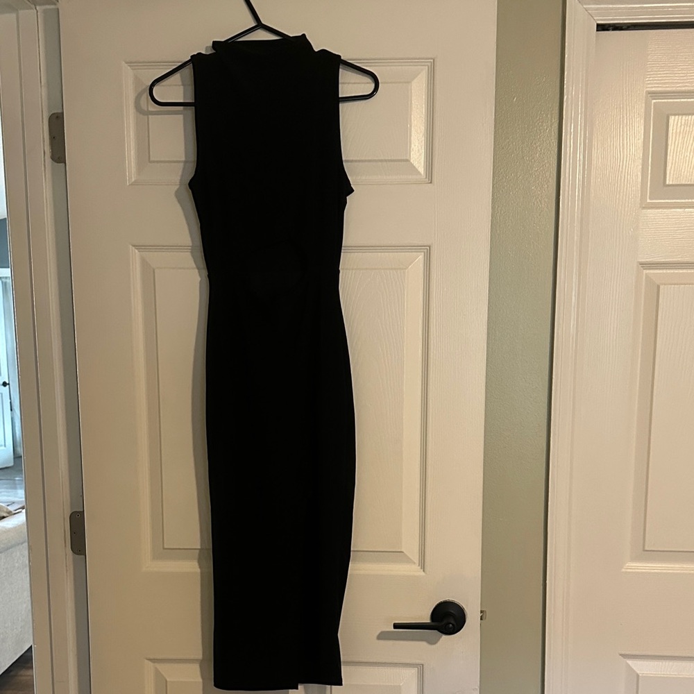 Elegant Black Sleeveless Dress